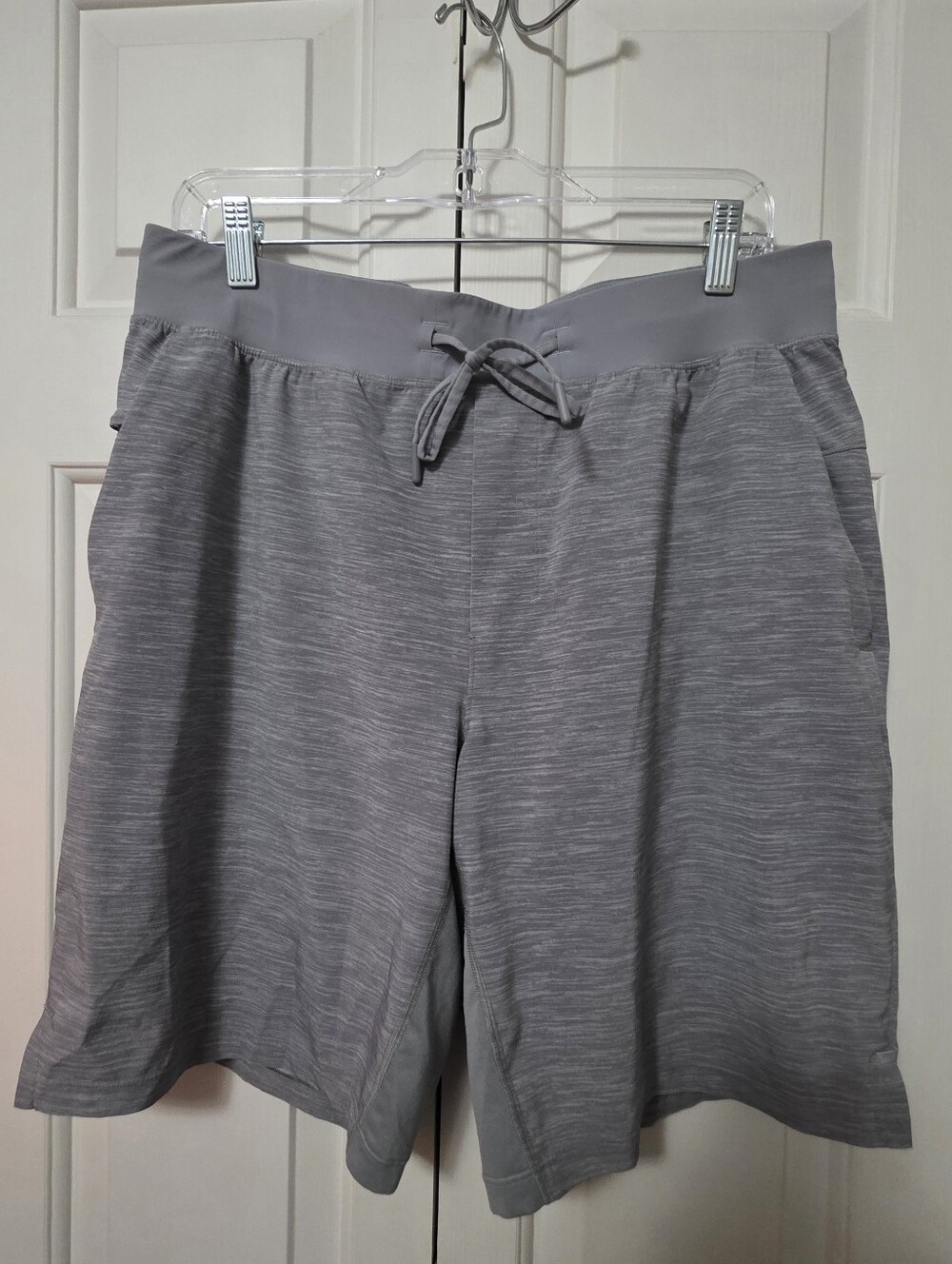 Lululemon Mens T.H.E. Short 9" *Liner Size L Heathered Gray